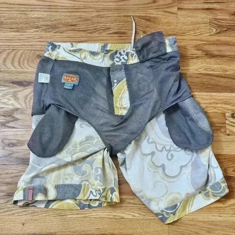 Tommy Bahamas Hawaiian Shorts - Picture 8 of 10